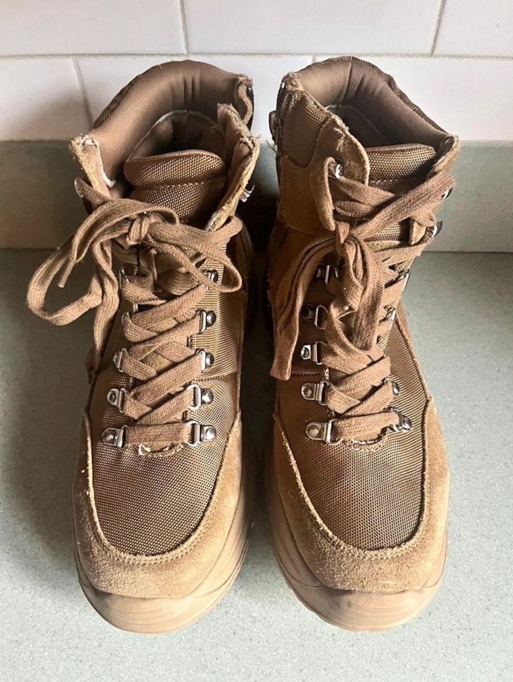 Steve Madden Riland light weight  Brown Lace-Up Boots Sz 9